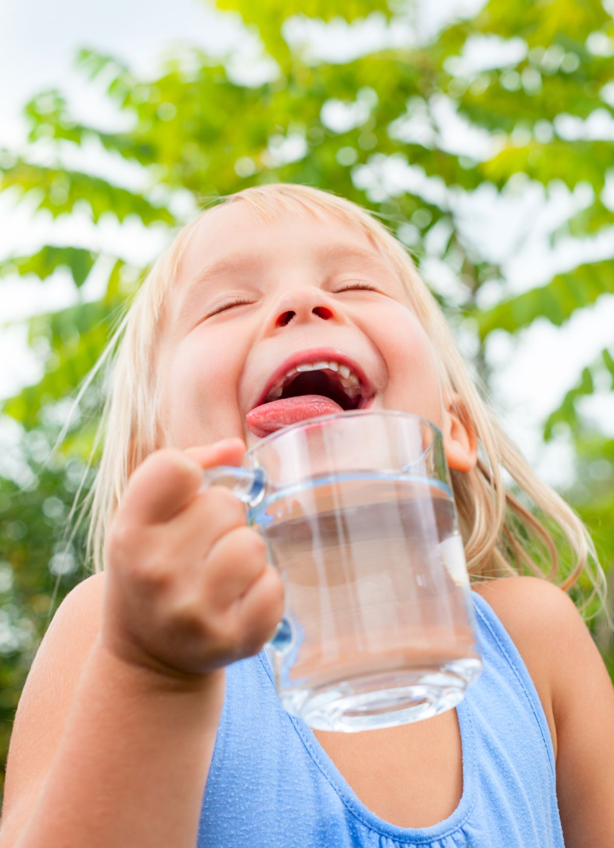 Exciting Water Passing Game for Kids