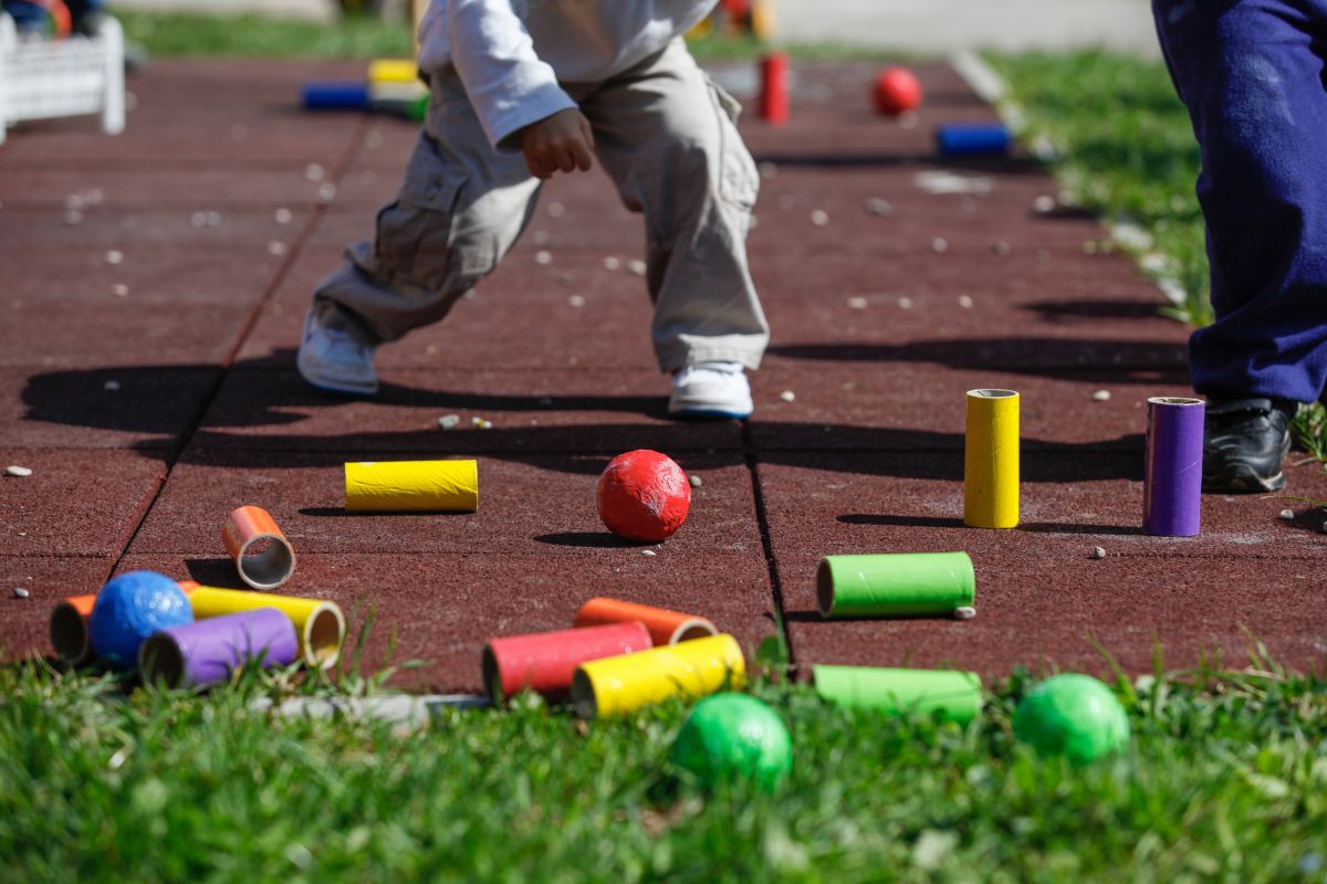 Lawn Bowling: Fun Backyard Game for Kids