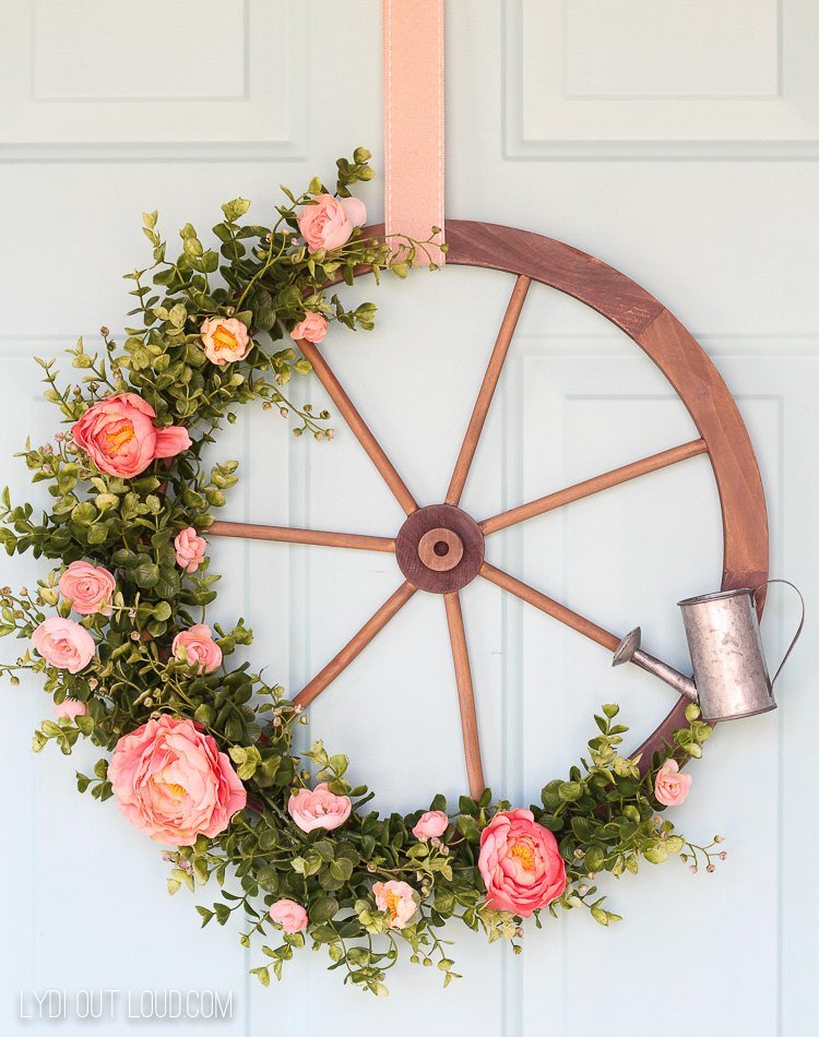 Charming Farmhouse Wagon Wheel Wreath