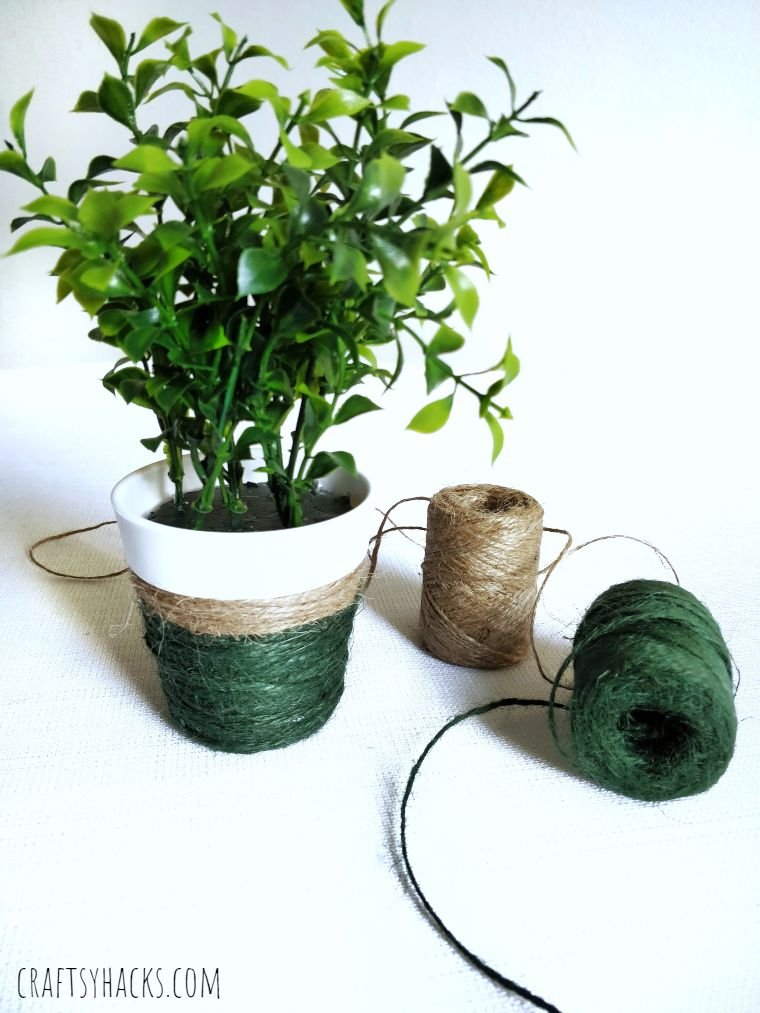 Create Adorable Yarn-Wrapped Flower Pots