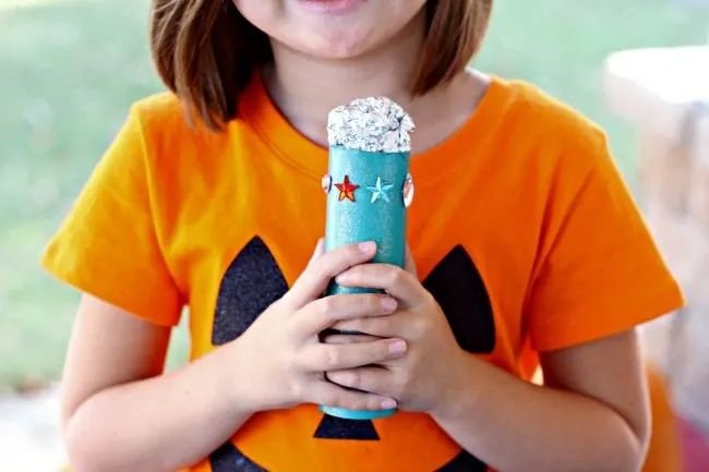 Create Fun DIY Glitter Microphones