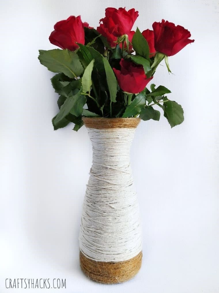 Stylish Yarn-Wrapped Glass Vase Tutorial