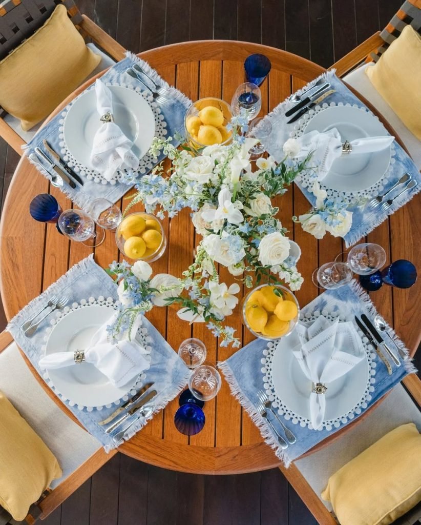 Coastal-Inspired Round Table Setup