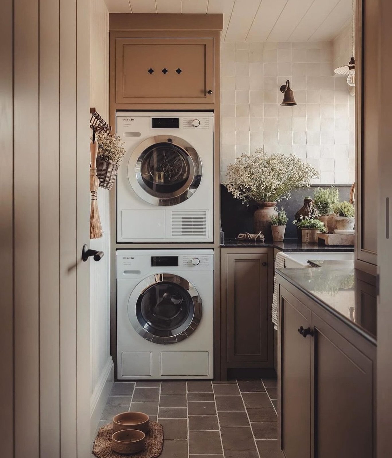 Cozy Cottage Laundry Retreat