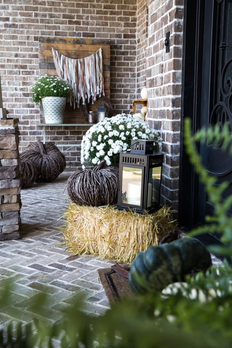 Decorative Hay Bale Display