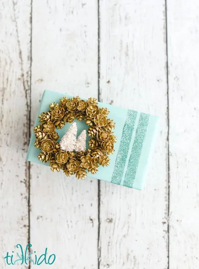 Decorative Pinecone Gift Topper