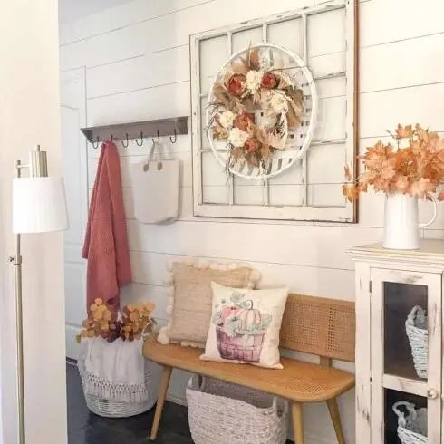 Distressed Frame Wreath Display