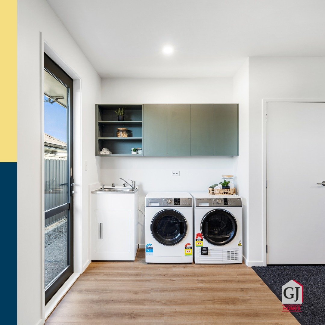 Efficient Minimalist Laundry Space