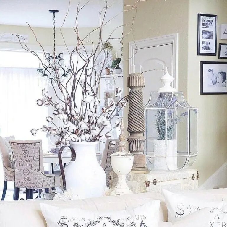 Eggshell Walls with Natural Decor