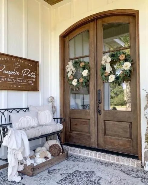 Farmhouse Fall Wreath and Bench