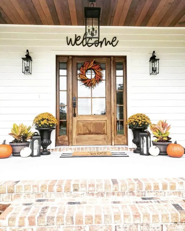Farmhouse Front Door Décor