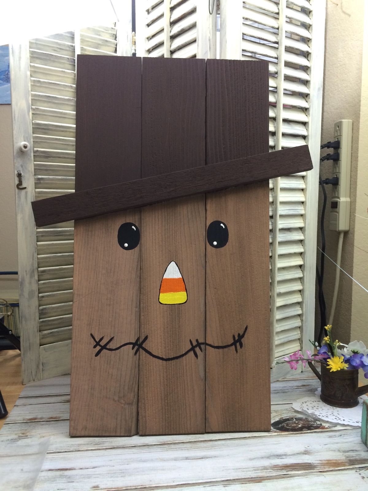Friendly DIY Scarecrow Decor