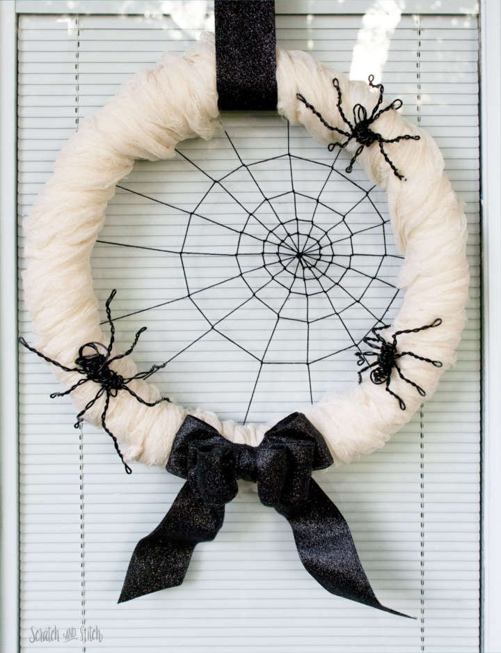 Halloween Spiderweb Wreath