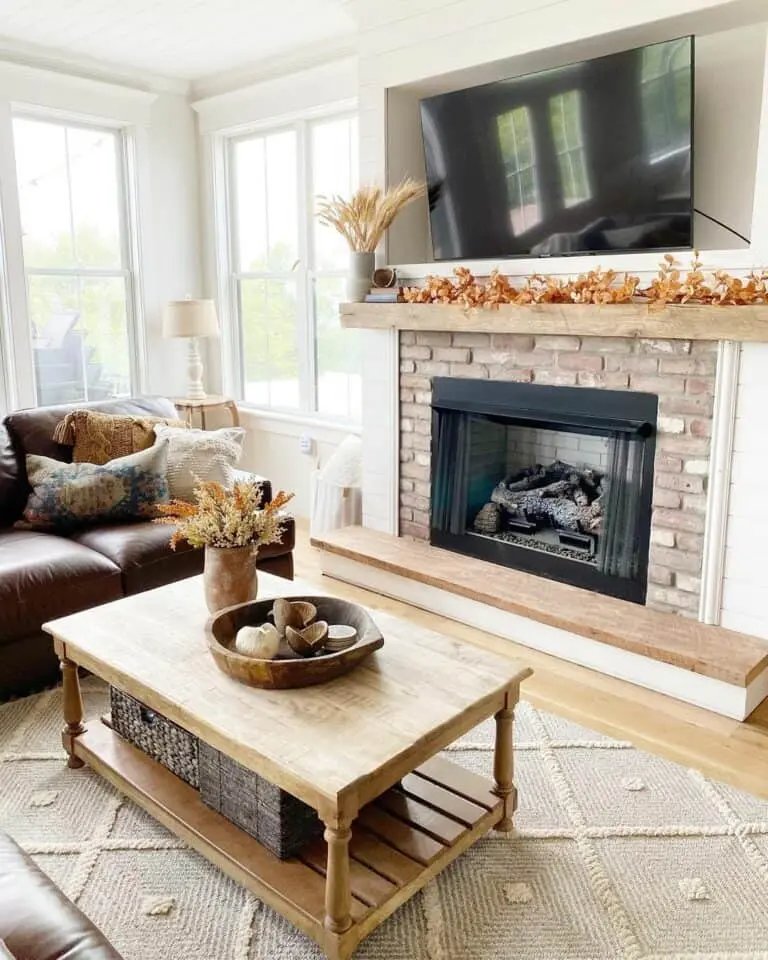 Light Wood Mantel Garland