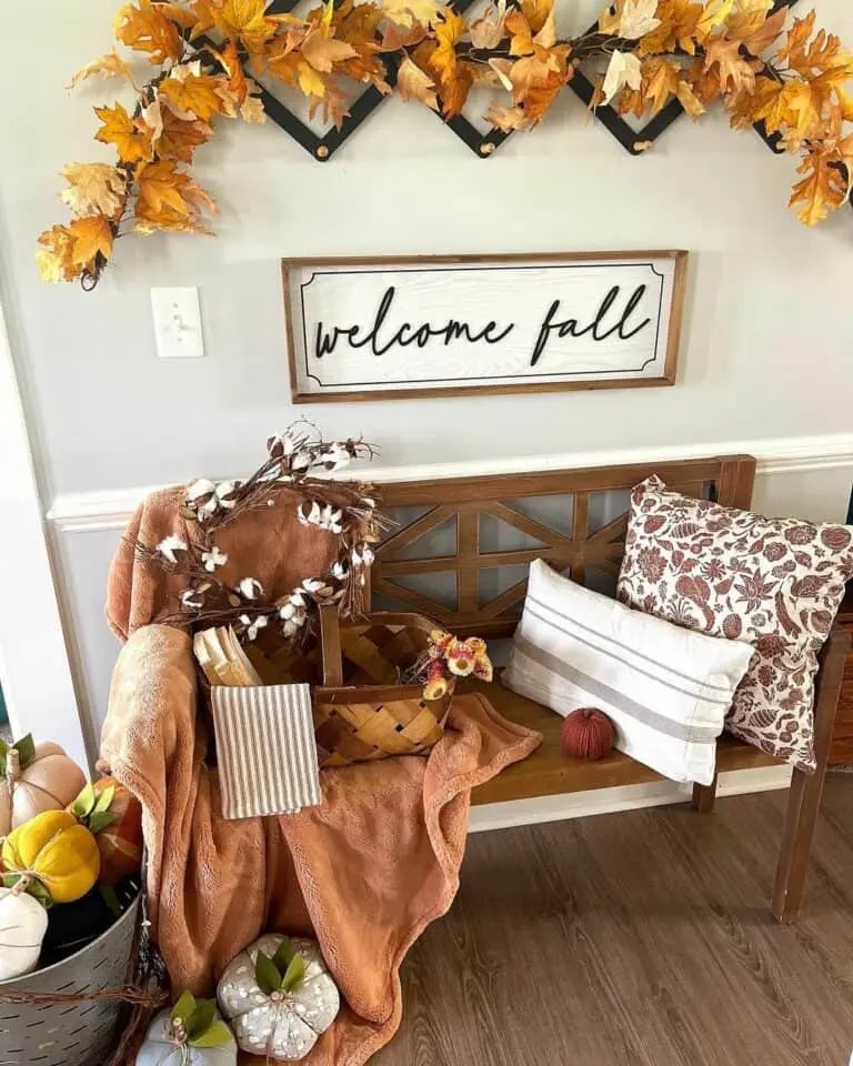 Luxurious Farmhouse Entryway Decor