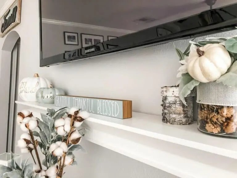Nature-Inspired Mantel Display