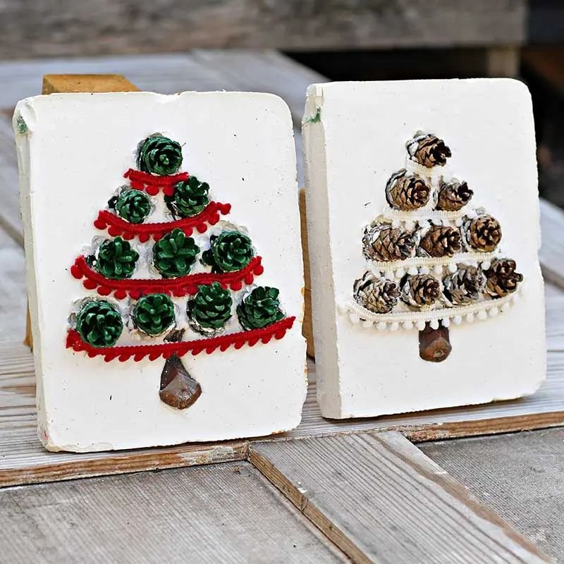 Pine Cone Christmas Tree