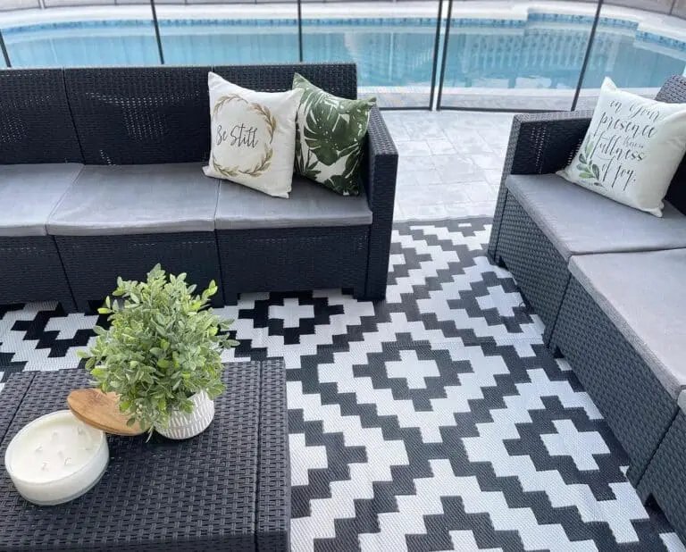 Poolside Glass Fencing Ideas