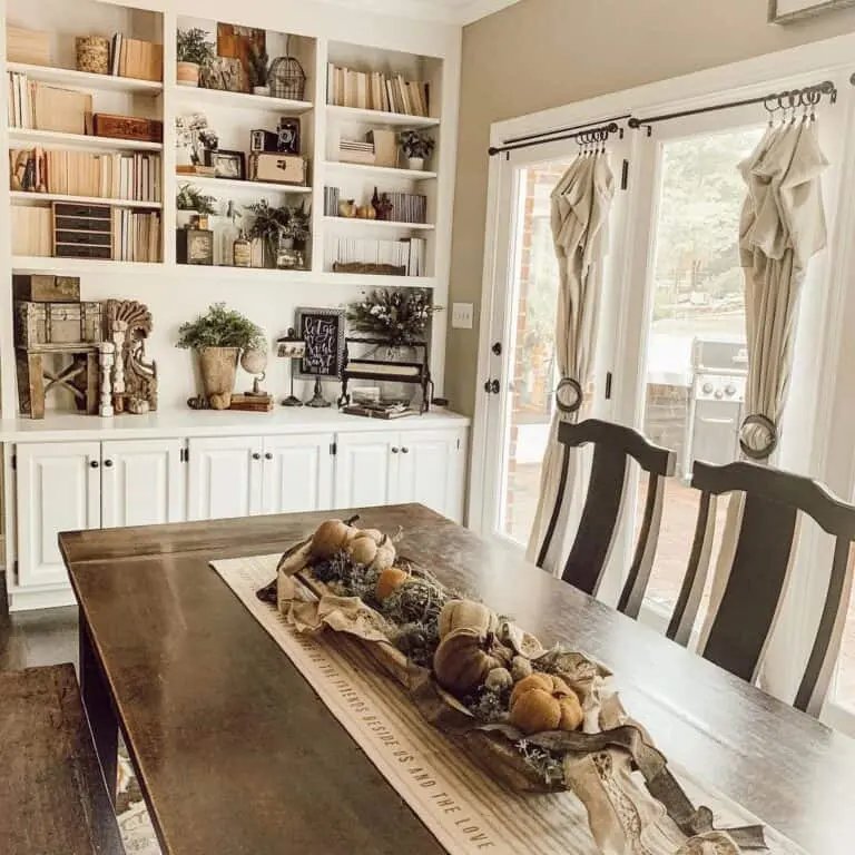 Pumpkin Centerpiece Dining Table