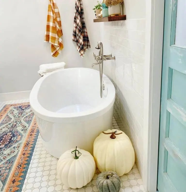 Pumpkins by Freestanding Tub