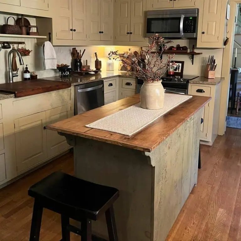Rustic Kitchen Island Design