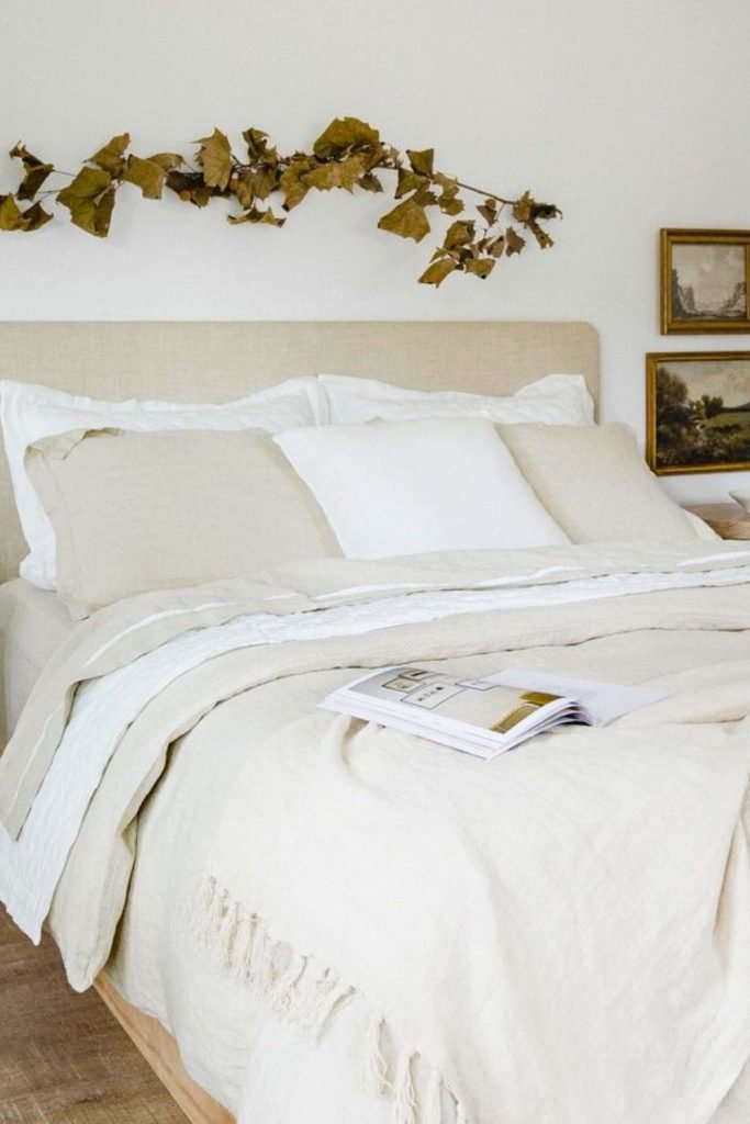 Simple Autumn Bedroom Decor