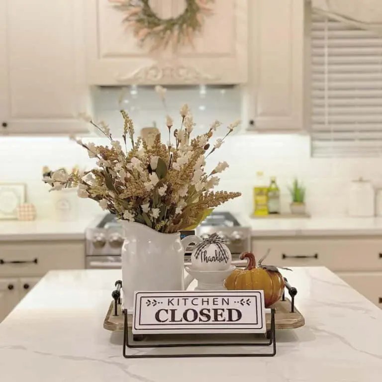 Simple Fall Countertop Arrangement
