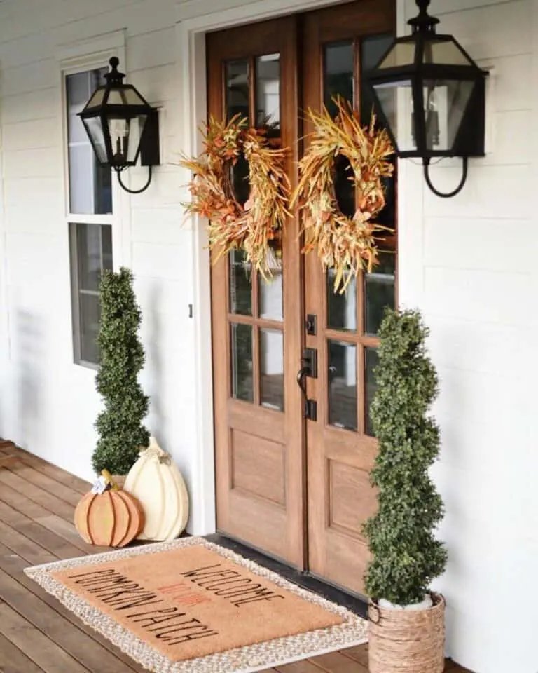 Straw and Wheat Wreath Decor