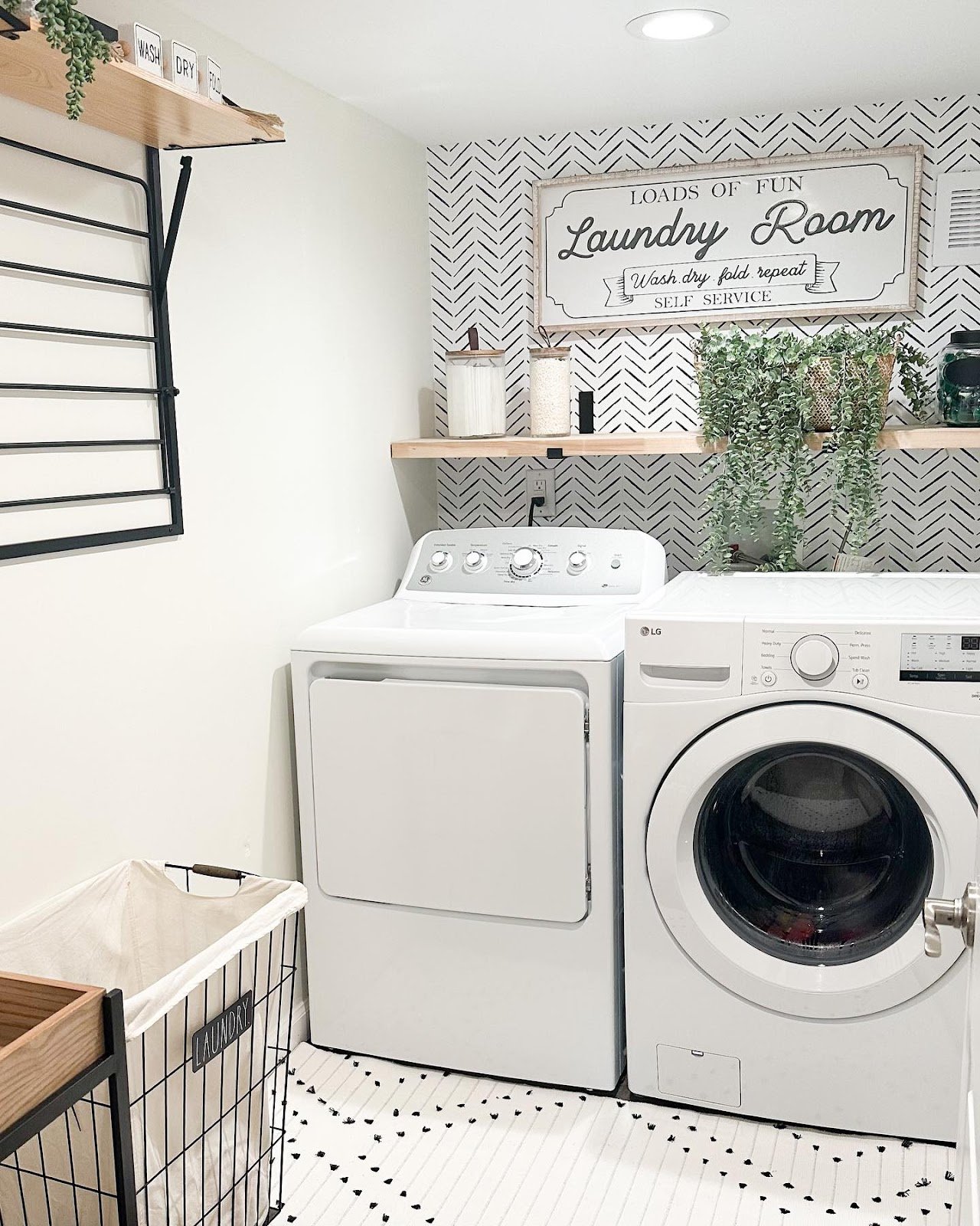 Stylish Farmhouse Laundry Design