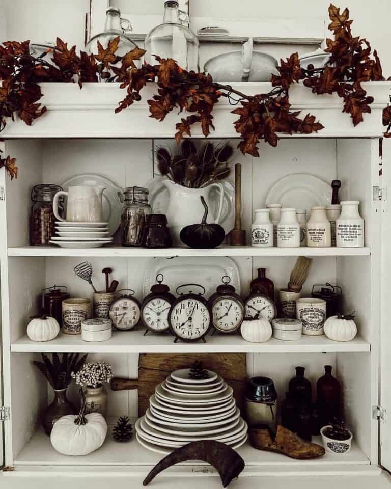 Vintage-Themed Hutch Items