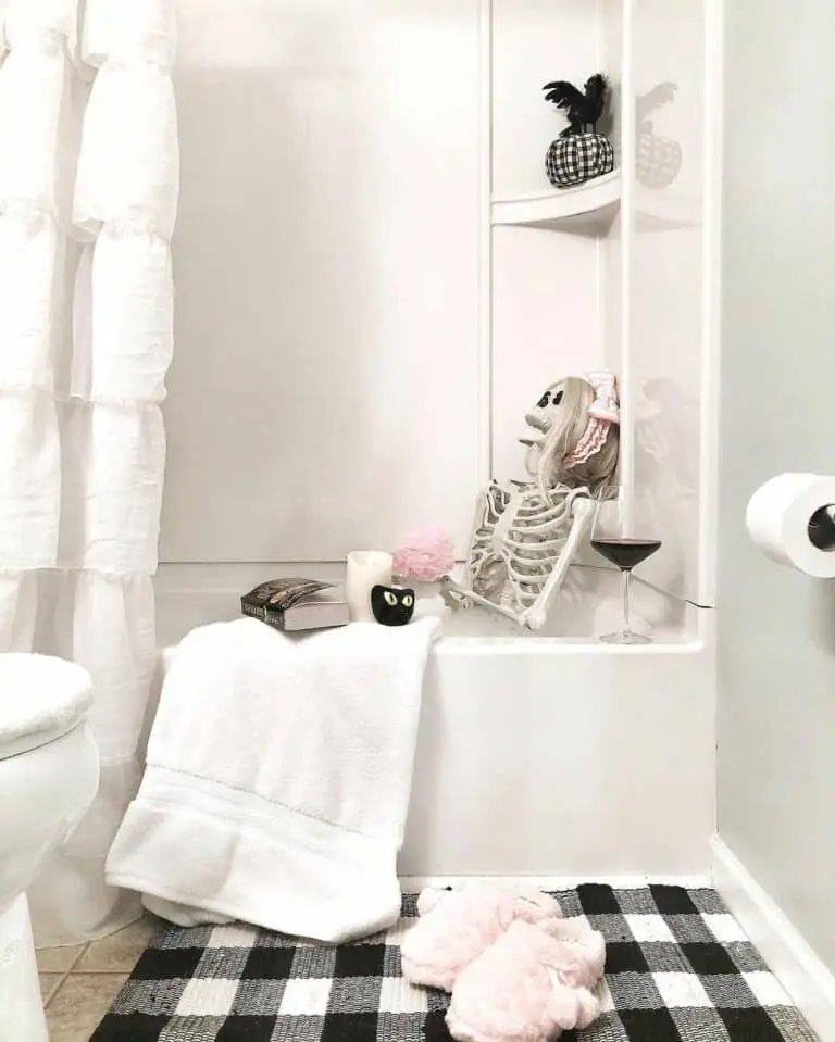 Bath Skeleton Decor