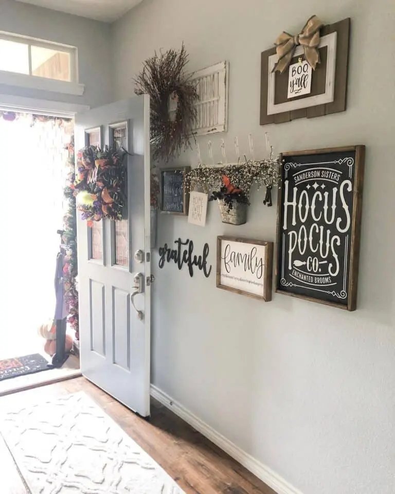 Halloween Entryway Décor