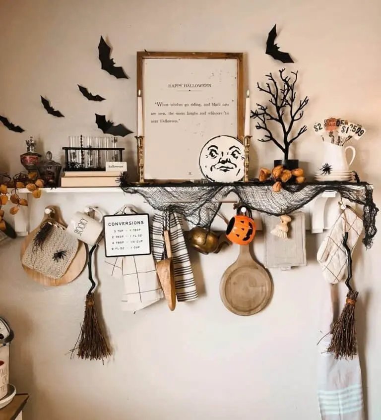Mounted Farmhouse Halloween Shelf