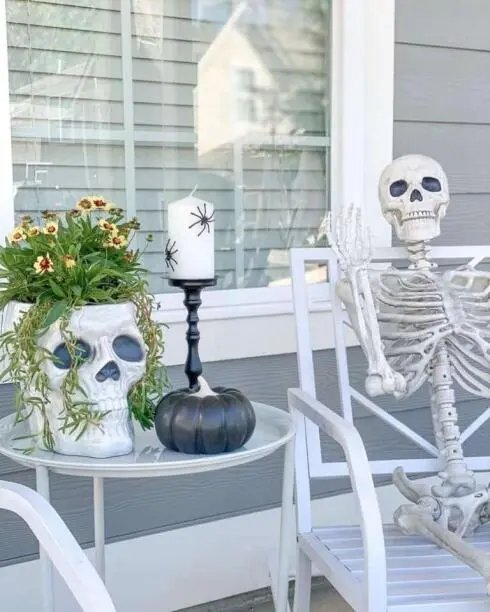 Outdoor Skeleton Seating