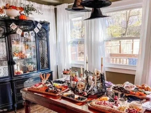 Skull Table Decor