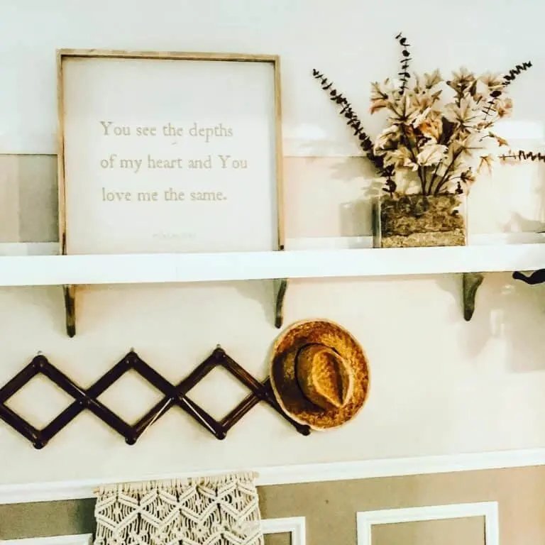 Neutral Fall Display