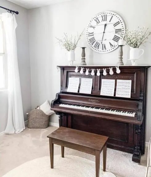 Piano Easter Garland